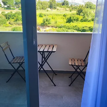 Lux Nina&martina' New 2025- Free Garage Parking Apartment Split