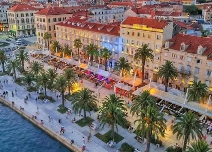 Apartman Lux Nina&martina' New 2025- Free Garage Parking Split